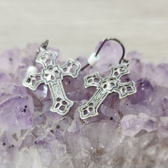 Fashion Jewlery Silvertone Gothic Cross Drop Dangle French Wire Earings - Picture 1 of 9